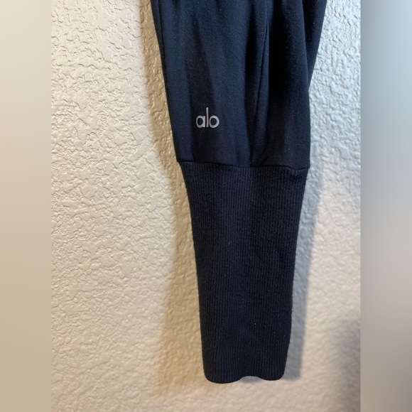 Alo Yoga Jogger Pants with Ribbed Ankles - Picture 6 of 6